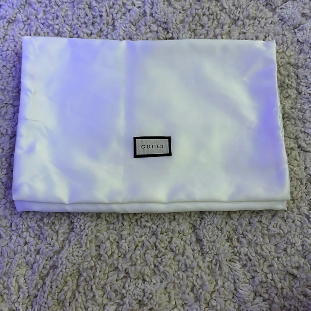Small Gucci pouch!